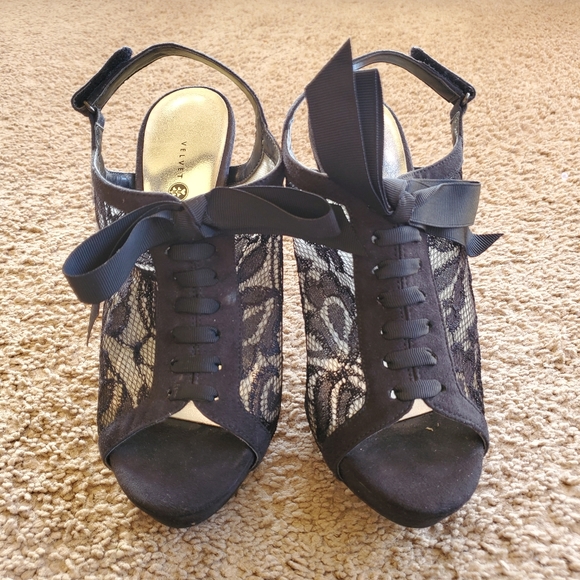 Velvet Heart Twilight Heels - Picture 3 of 12